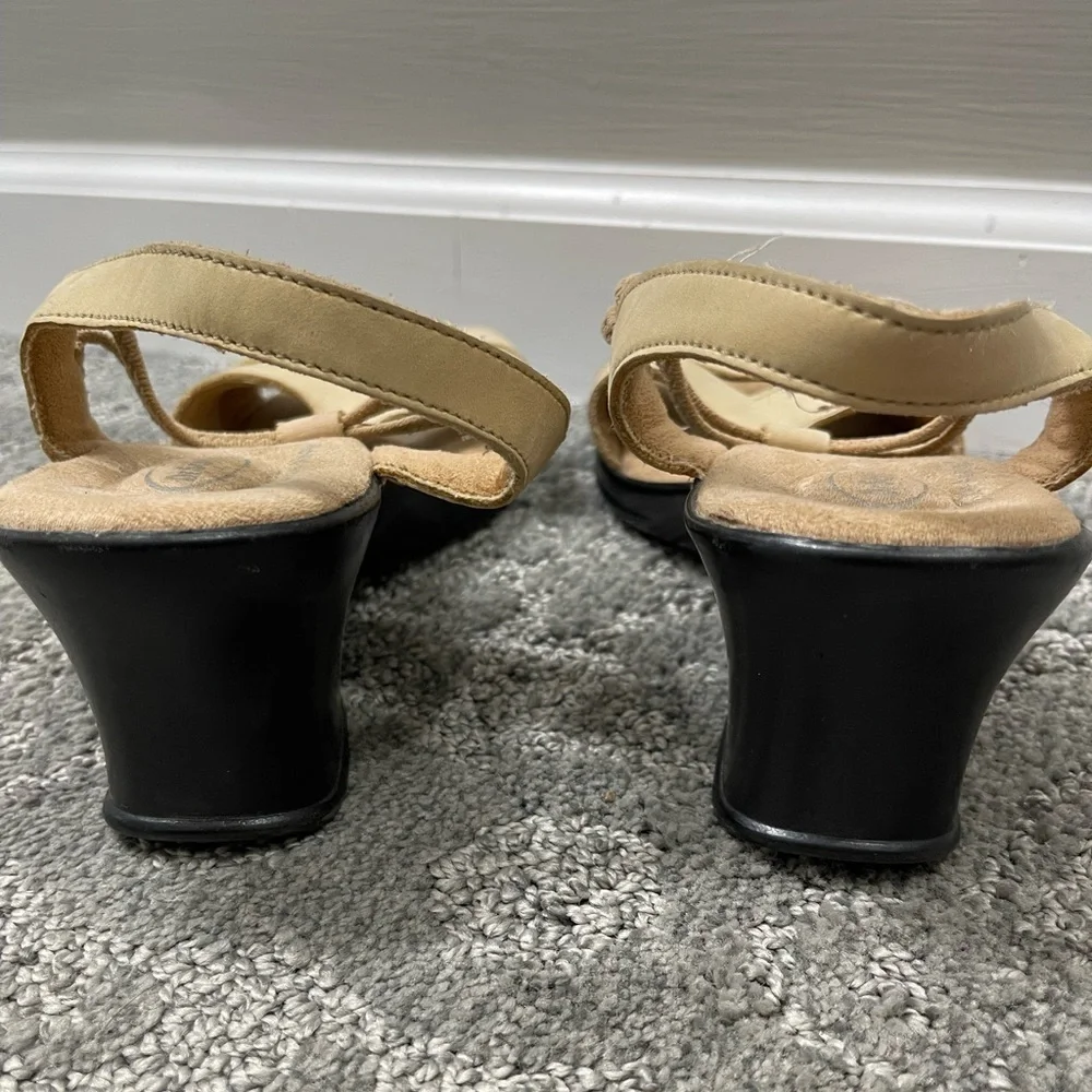 Dr. Scholl’s Double Air-Pillo Low Heel Sandals Size 9